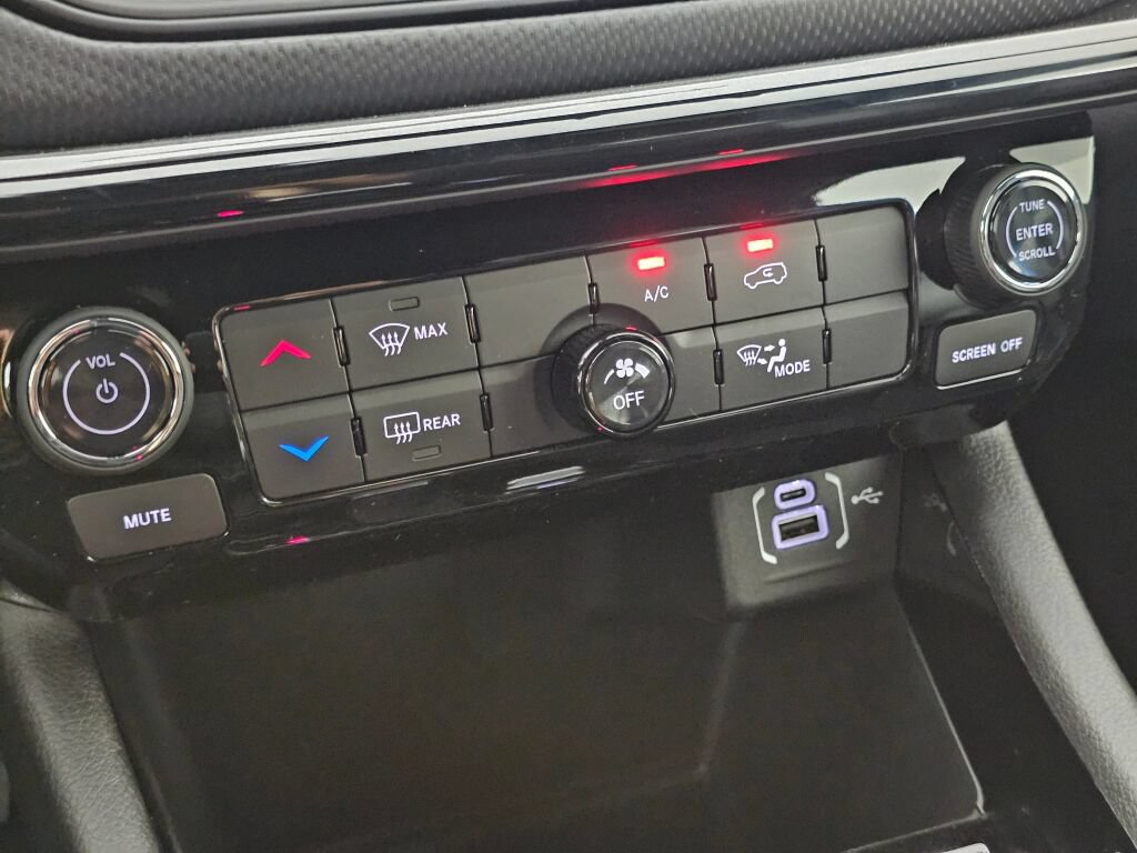 New 2026 Jeep Compass Latitude AWD/4WD image 28