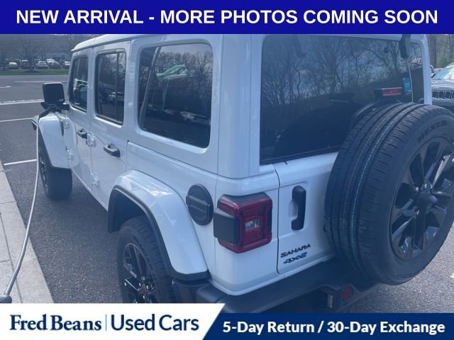 Used 2025 Jeep Wrangler Unlimited Sahara w/ Safety Group image 4
