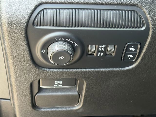 Used 2023 Jeep Grand Wagoneer 4WD image 19
