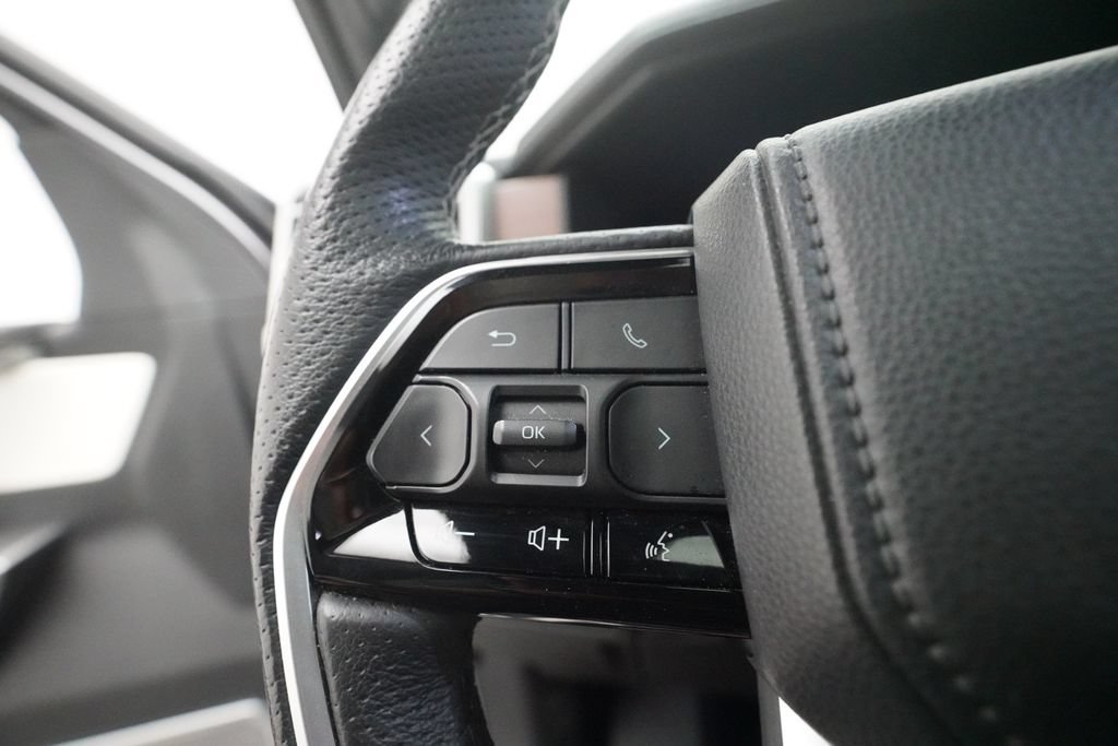 Used 2023 Toyota Sequoia Capstone AWD/4WD image 18