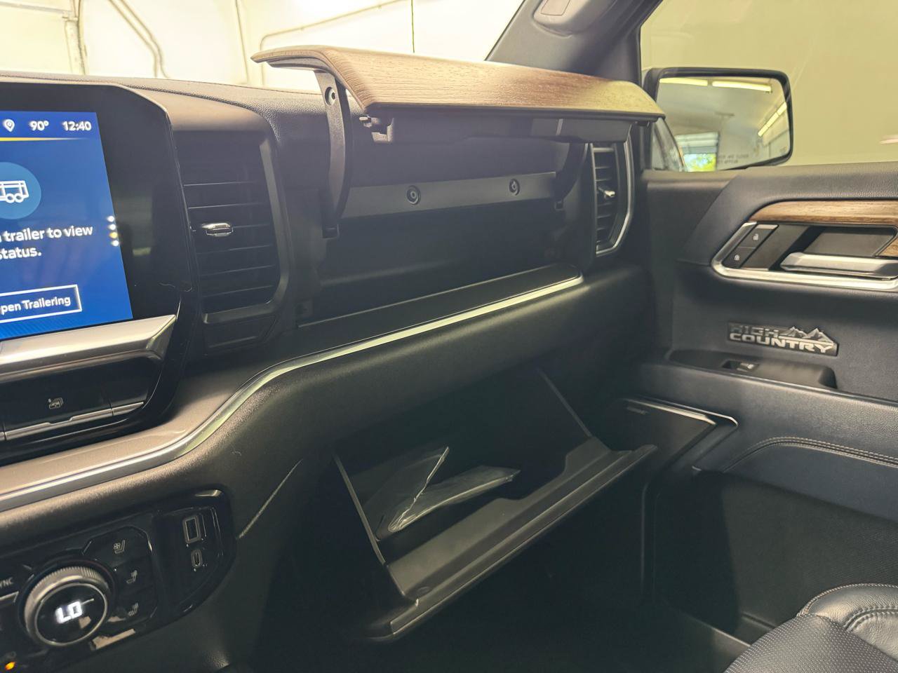 Used 2023 Chevrolet Silverado 1500 High Country w/ Technology Package AWD/4WD image 35