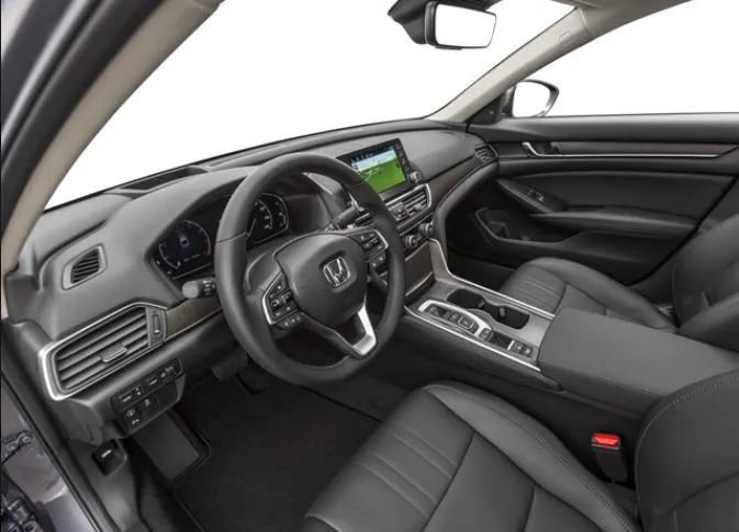 Used 2021 Honda Accord Touring image 2