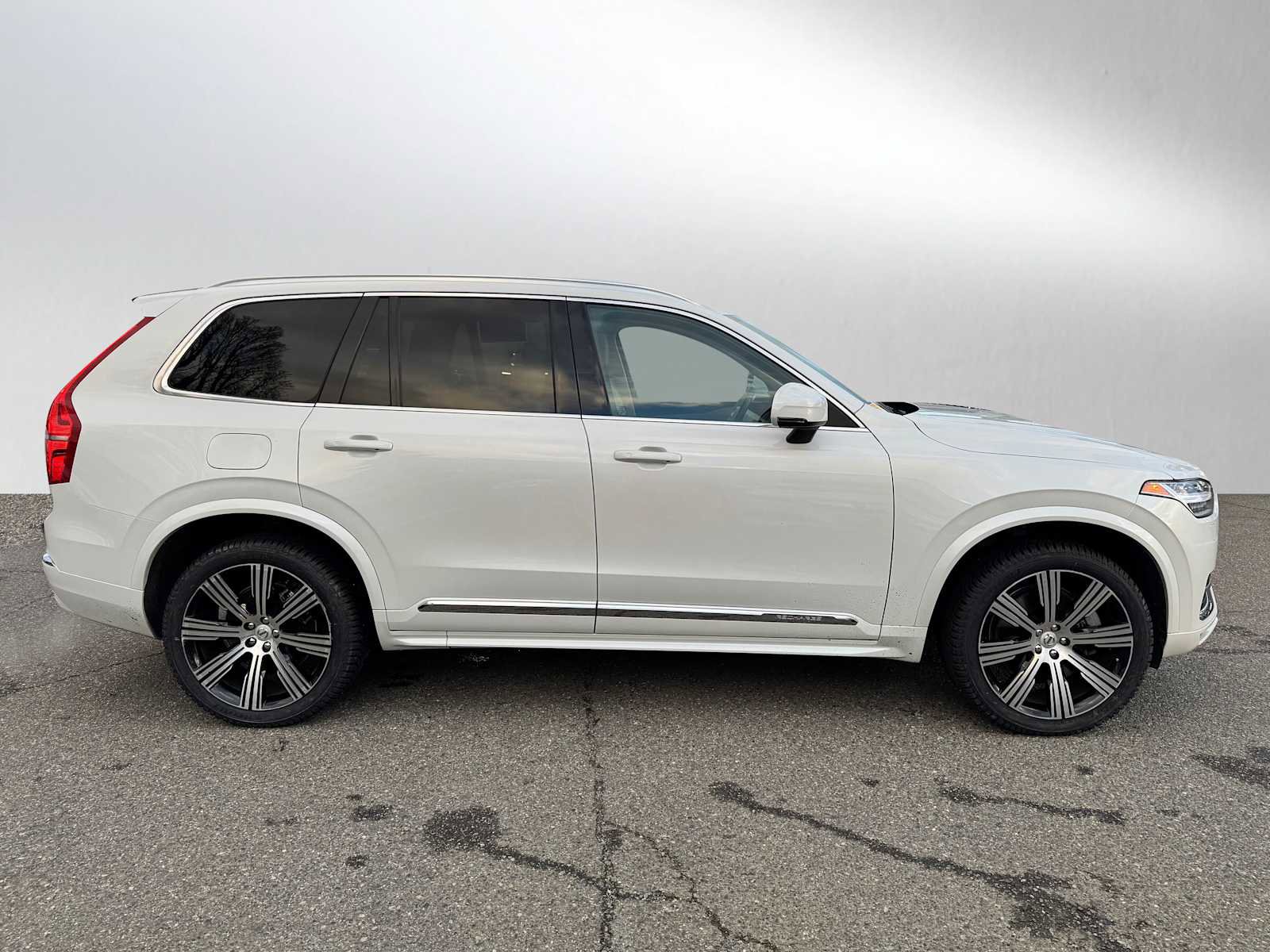 Certified 2023 Volvo XC90 T8 Core w/ Protection Package Premier image 2
