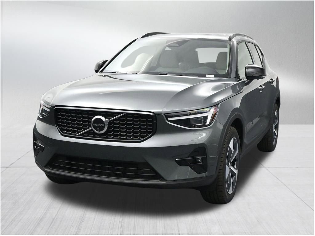 New 2026 Volvo XC40 B5 Plus w/ Protection Package Premier AWD/4WD image 8