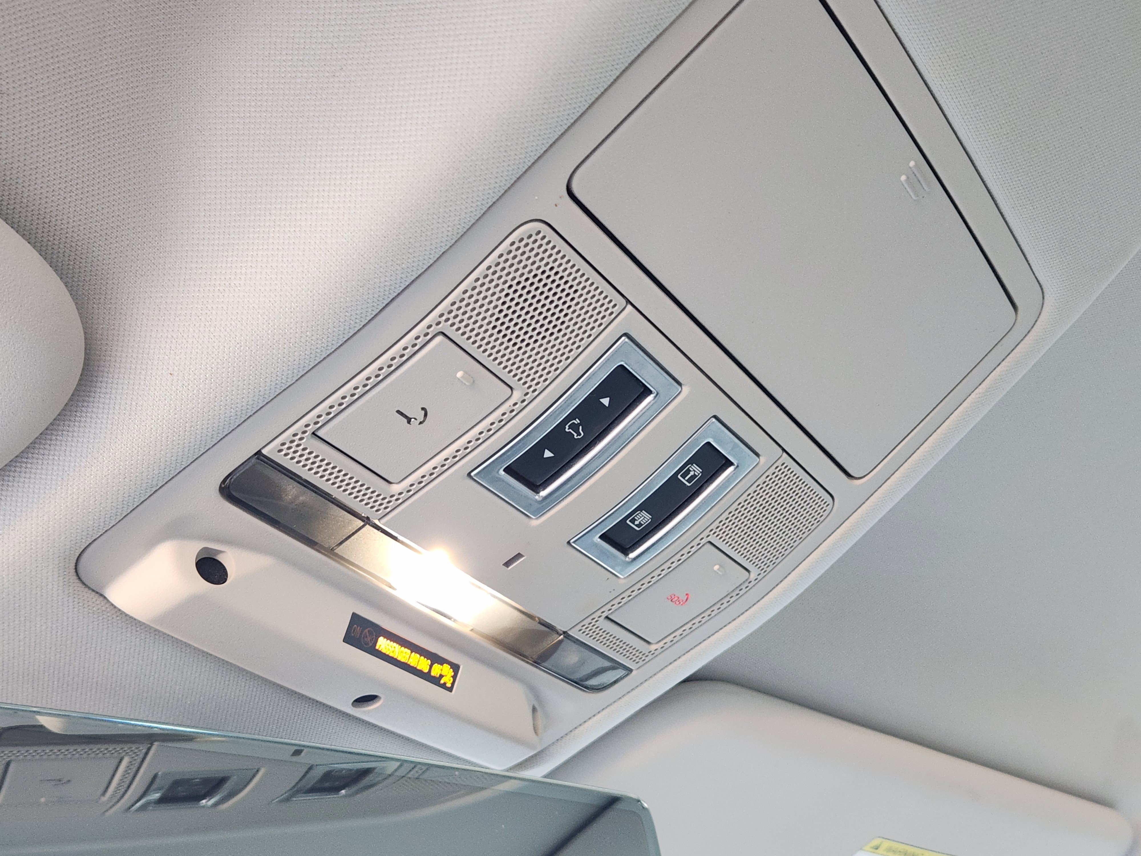 Used 2021 Land Rover Defender 110 SE image 27