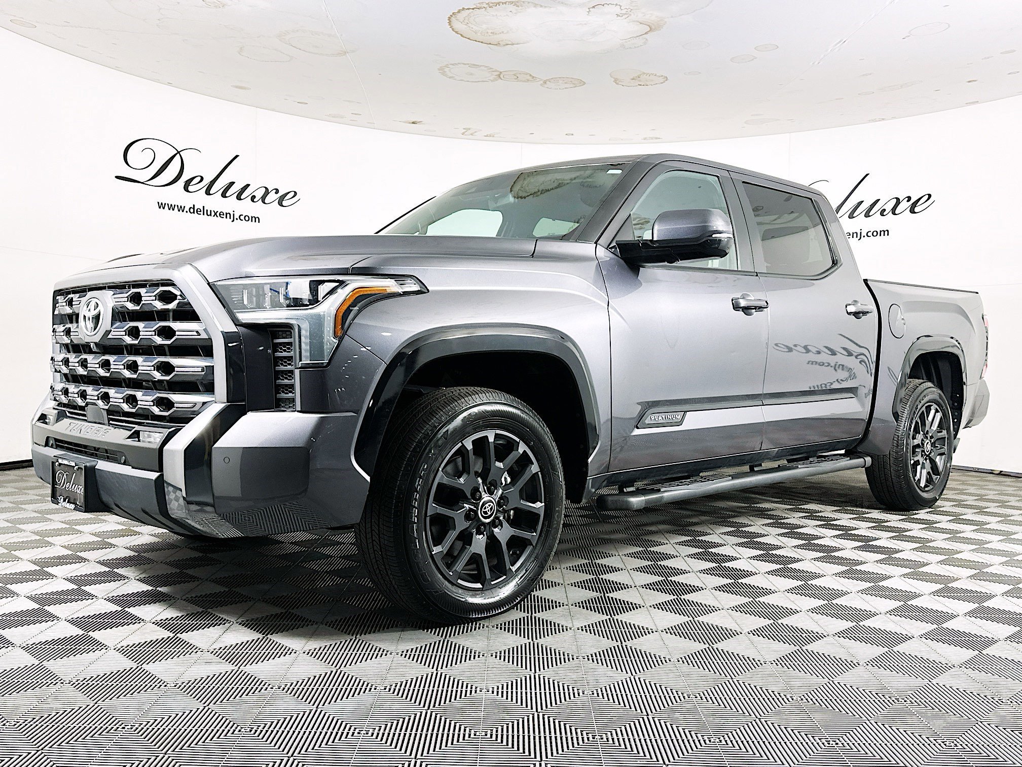 Used 2024 Toyota Tundra Platinum AWD/4WD image 3