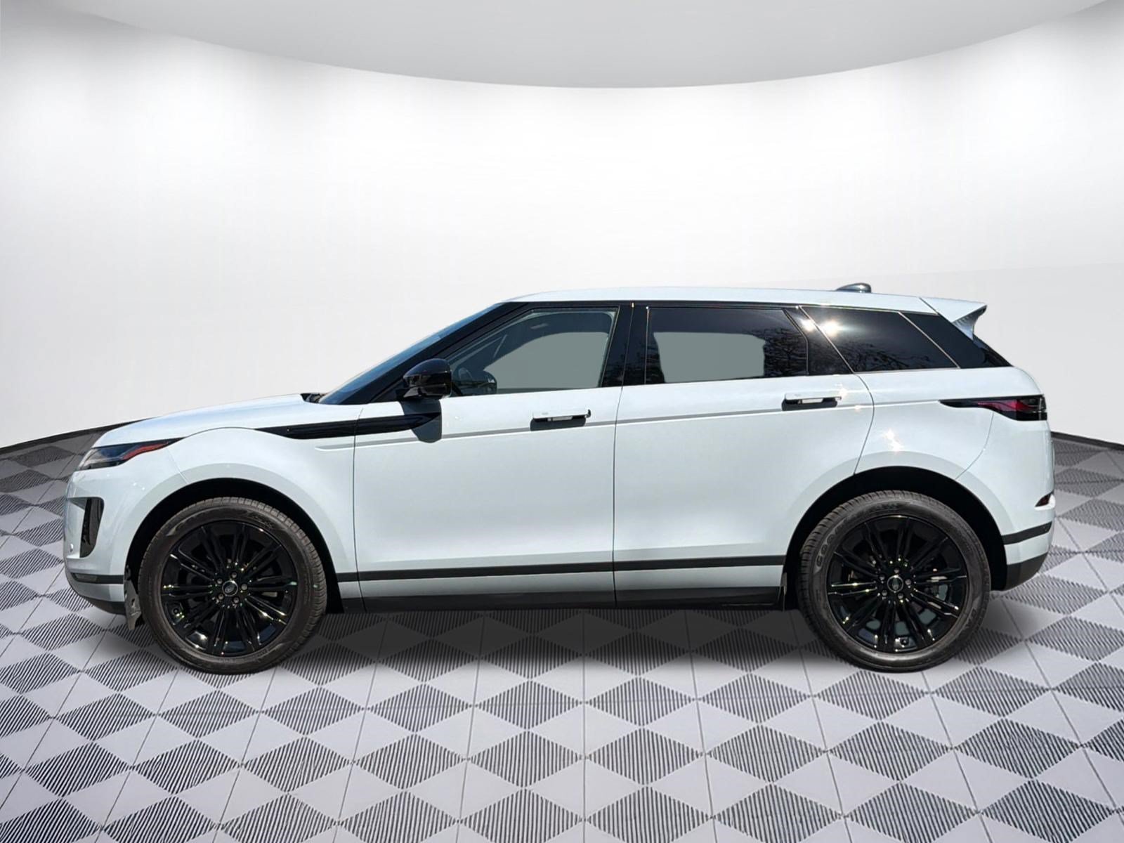 Used 2024 Land Rover Range Rover Evoque S AWD/4WD image 2
