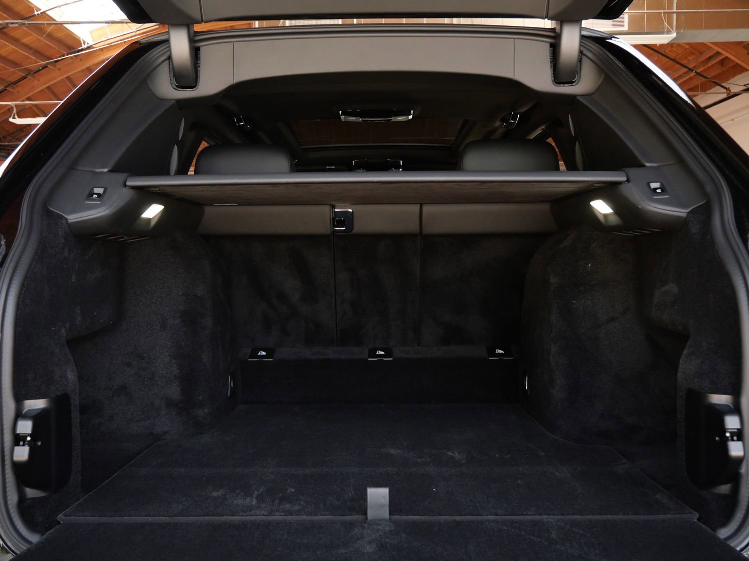 Certified 2022 Rolls-Royce Cullinan AWD/4WD image 29