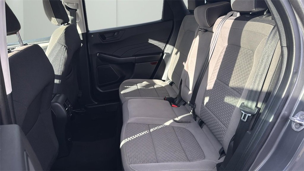 Used 2022 Ford Escape SE w/ SE Sport Appearance Package image 12