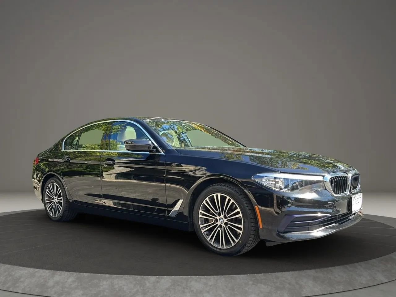Used 2019 BMW 530i xDrive w/ Convenience Package image 3