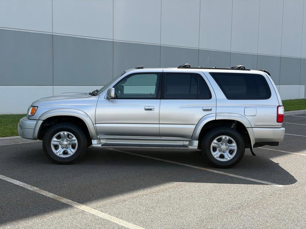Used 2001 Toyota 4Runner SR5 AWD/4WD image 8
