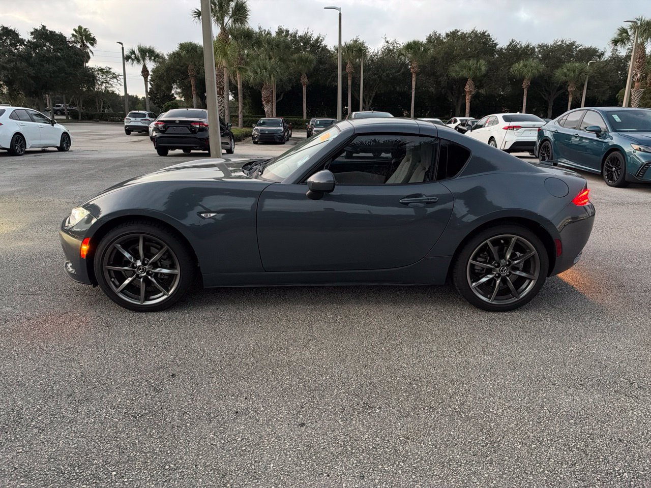 Used 2021 MAZDA MX-5 Miata RF Grand Touring RWD image 2