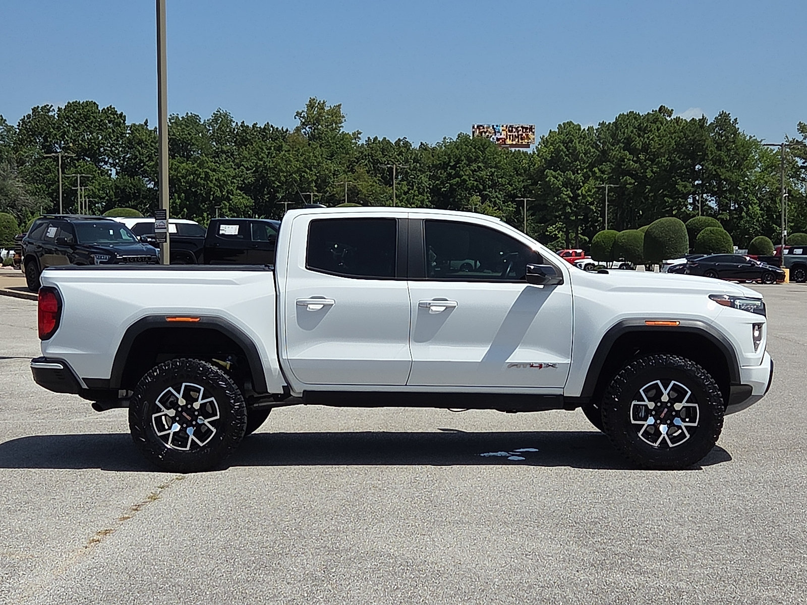 Used 2023 GMC Canyon AT4X AWD/4WD image 6