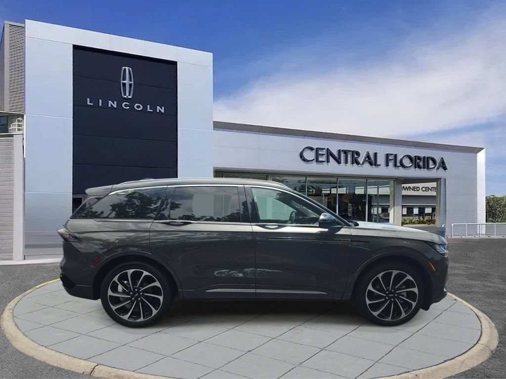 Certified 2024 Lincoln Nautilus Black Label AWD/4WD image 2