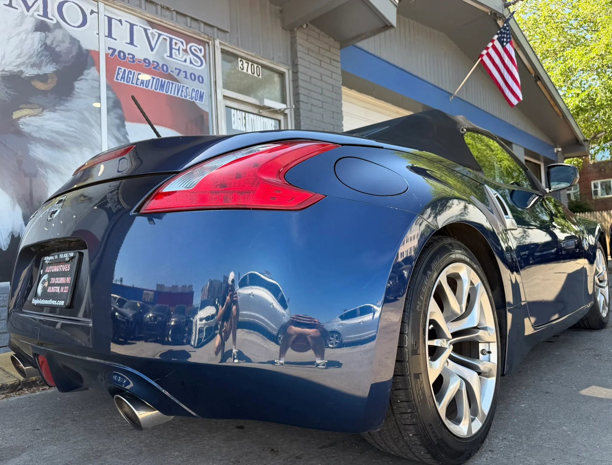 Used 2013 Nissan 370Z Touring RWD image 3