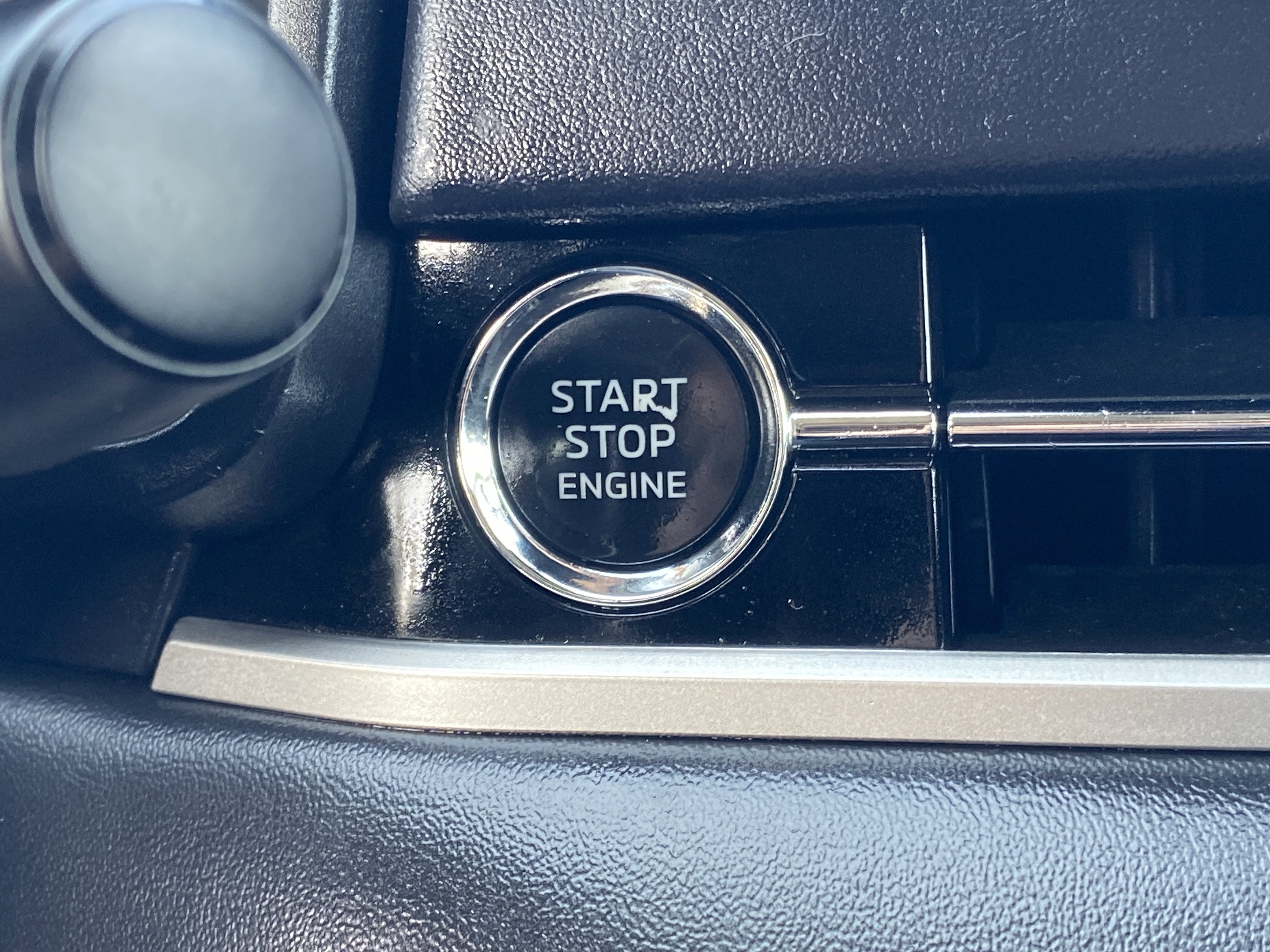 Used 2024 Mitsubishi Outlander SE image 26