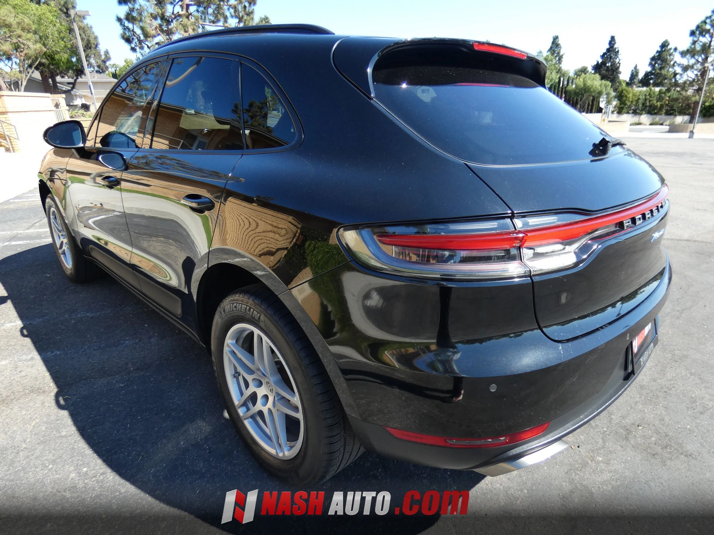 Used 2020 Porsche Macan AWD/4WD image 12
