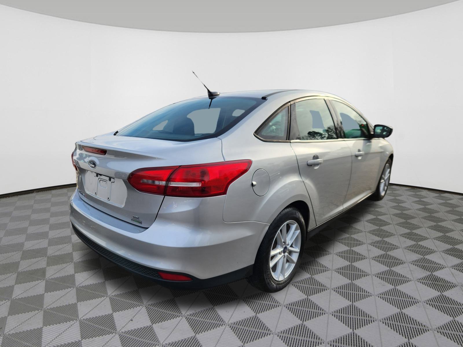 Used 2018 Ford Focus SE image 4