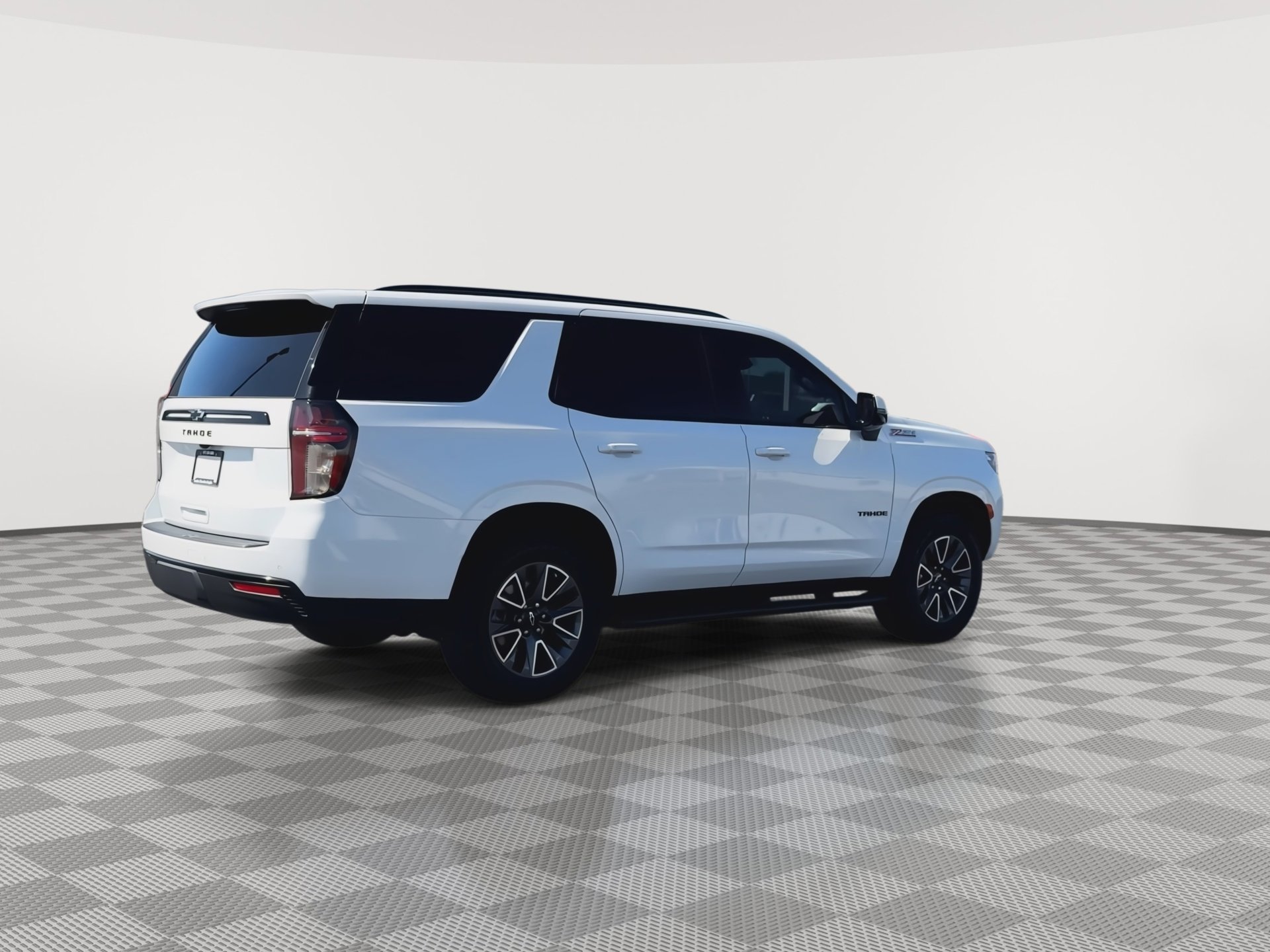 Certified 2024 Chevrolet Tahoe Z71 w/ Luxury Package AWD/4WD image 8