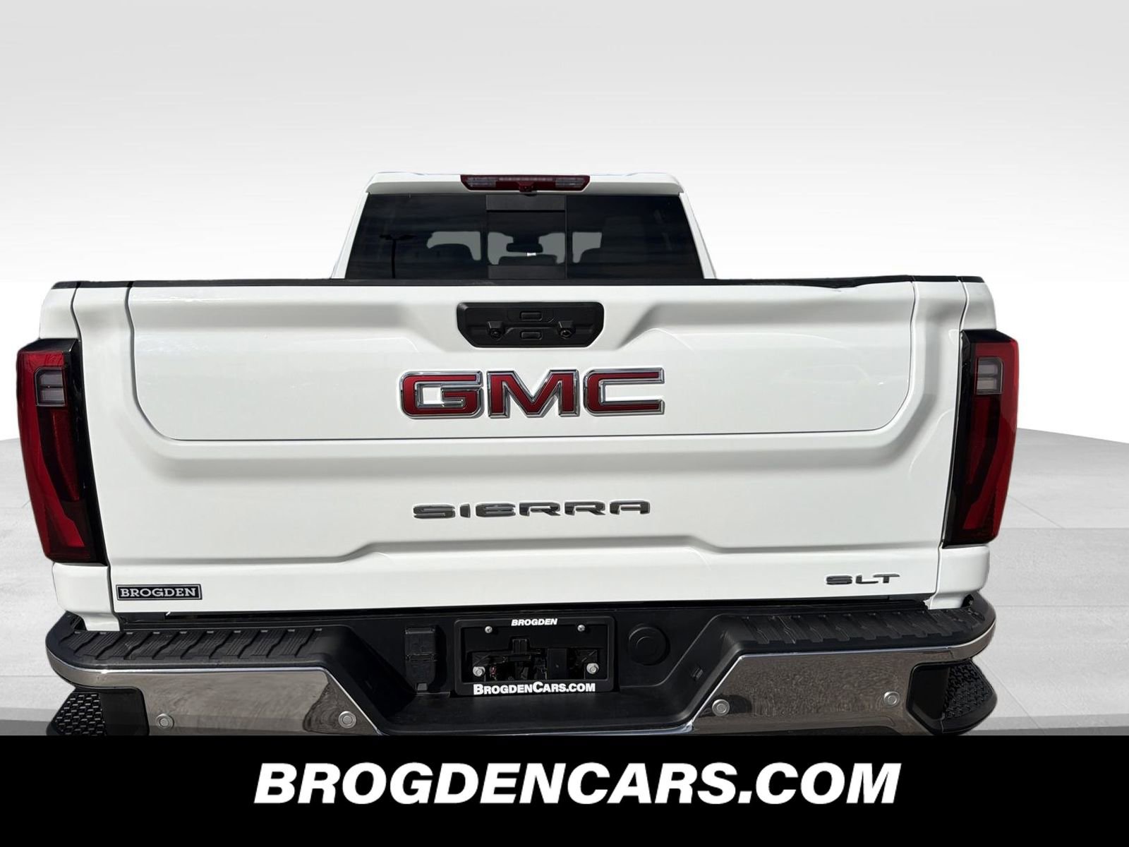 Used 2024 GMC Sierra 2500 SLT w/ SLT Premium Package image 7