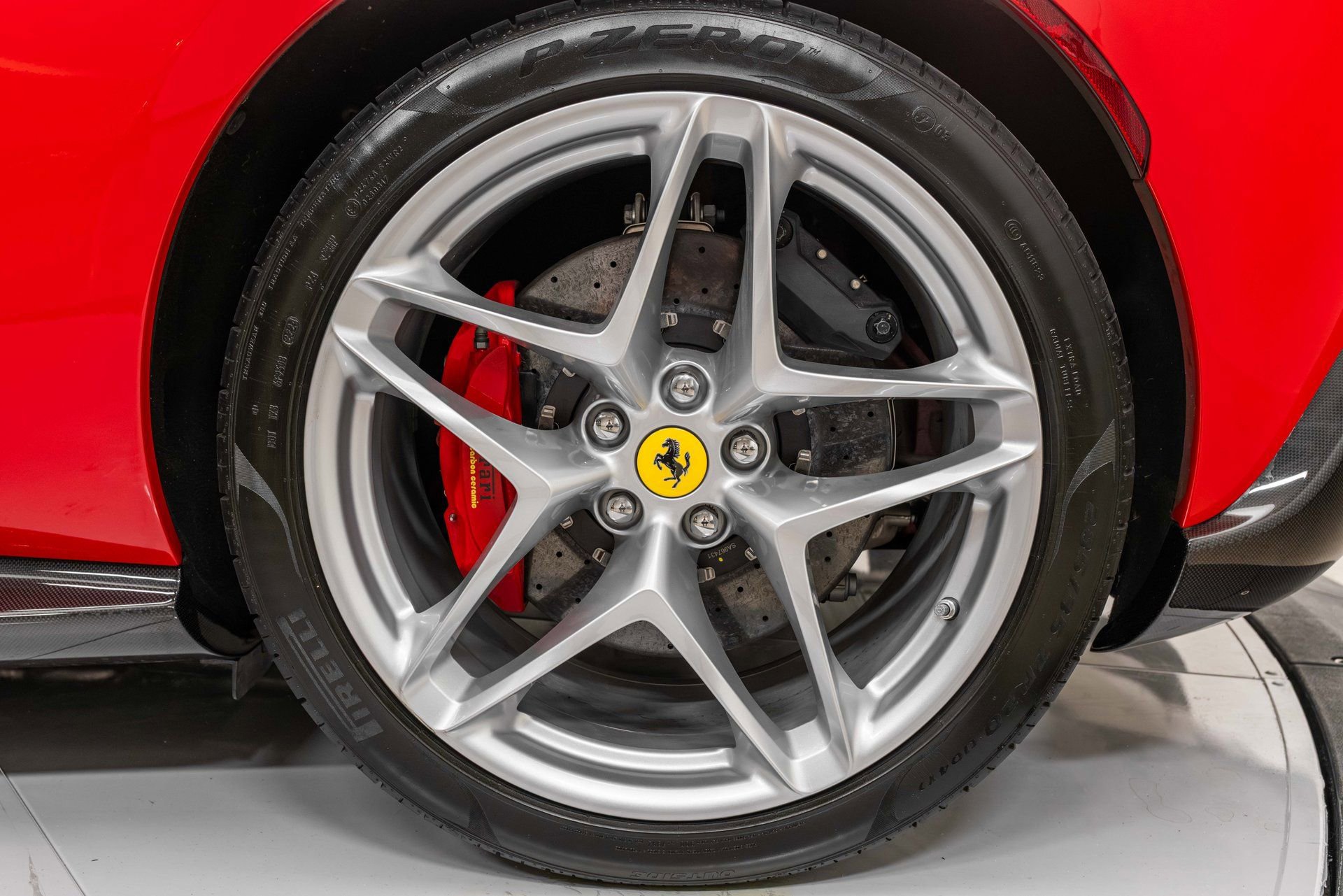 Certified 2025 Ferrari Roma Spider RWD image 18