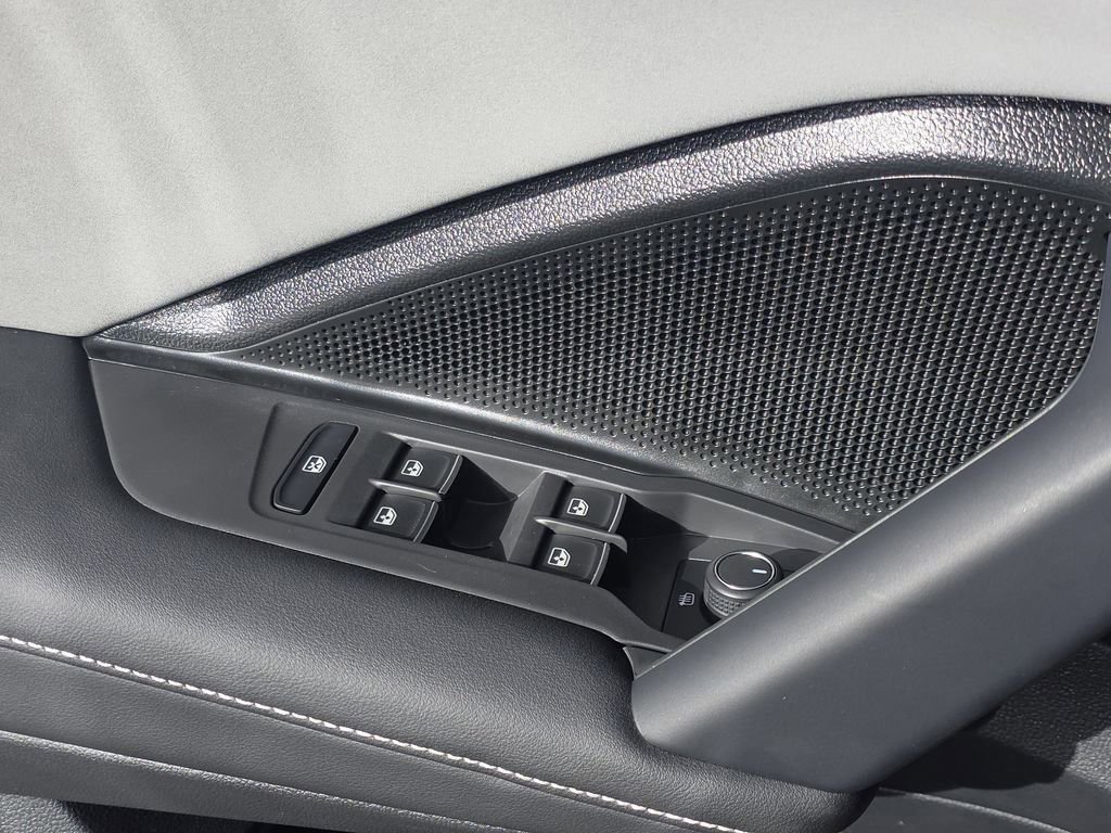 New 2026 Volkswagen Tiguan SE R-Line image 5