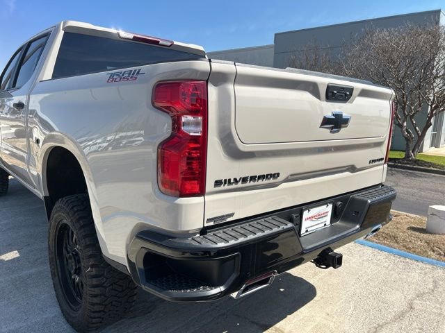 New 2026 Chevrolet Silverado 1500 Custom Trail Boss w/ LPO, Dark Essentials Package image 6