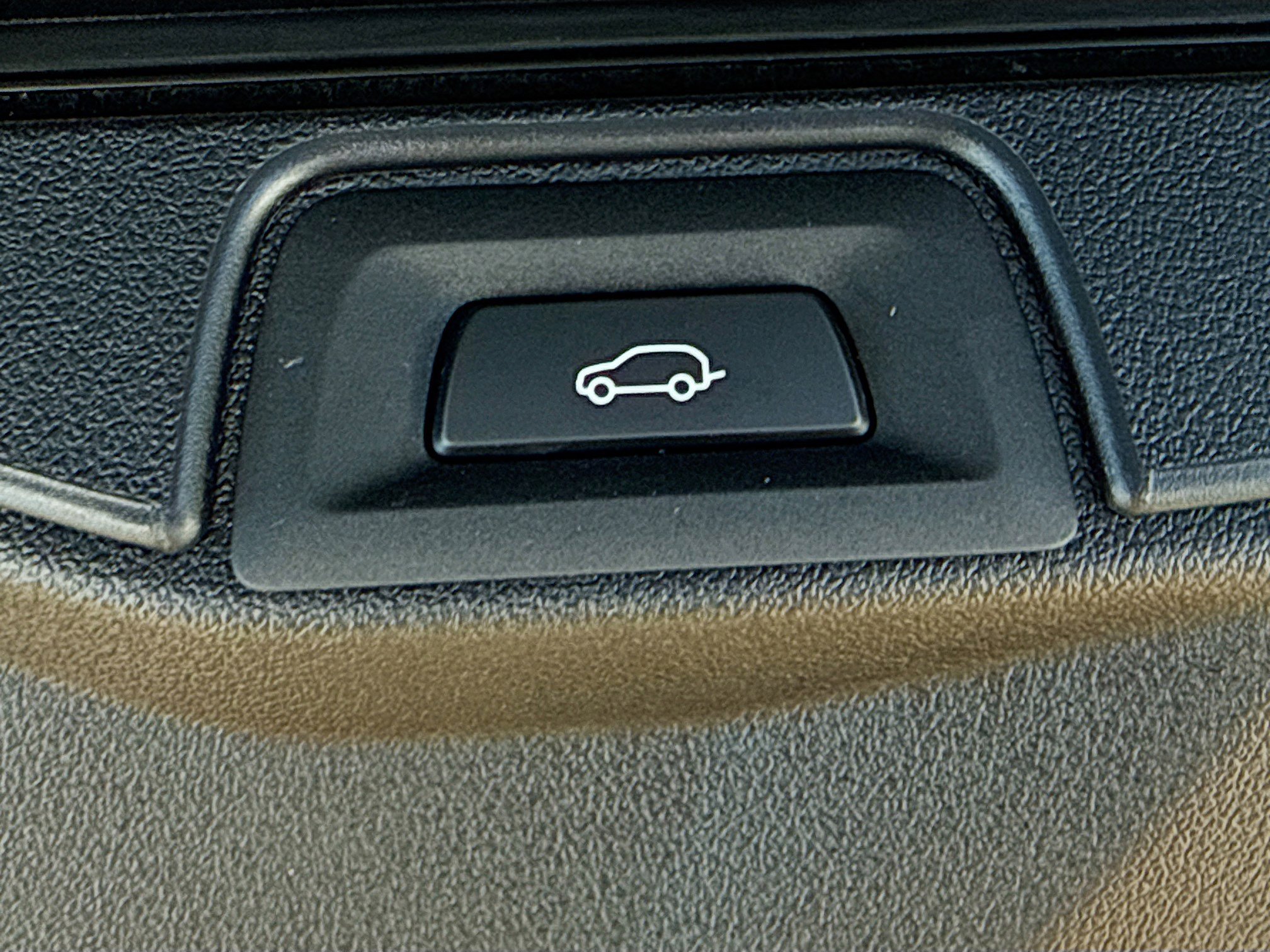 Used 2024 BMW X5 xDrive40i w/ Executive Package image 13