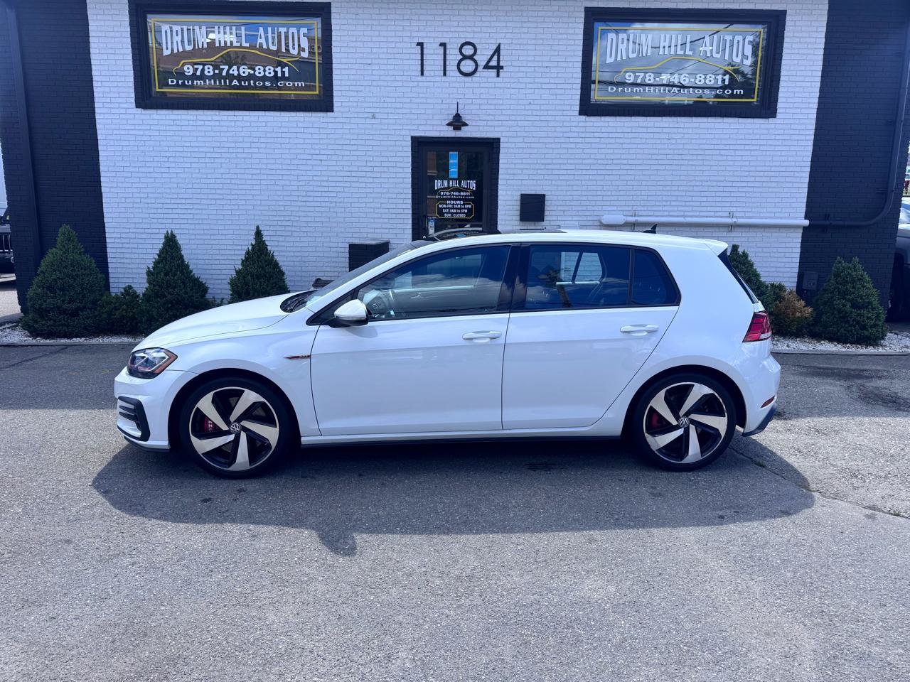 Used 2018 Volkswagen GTI SE FWD image 2