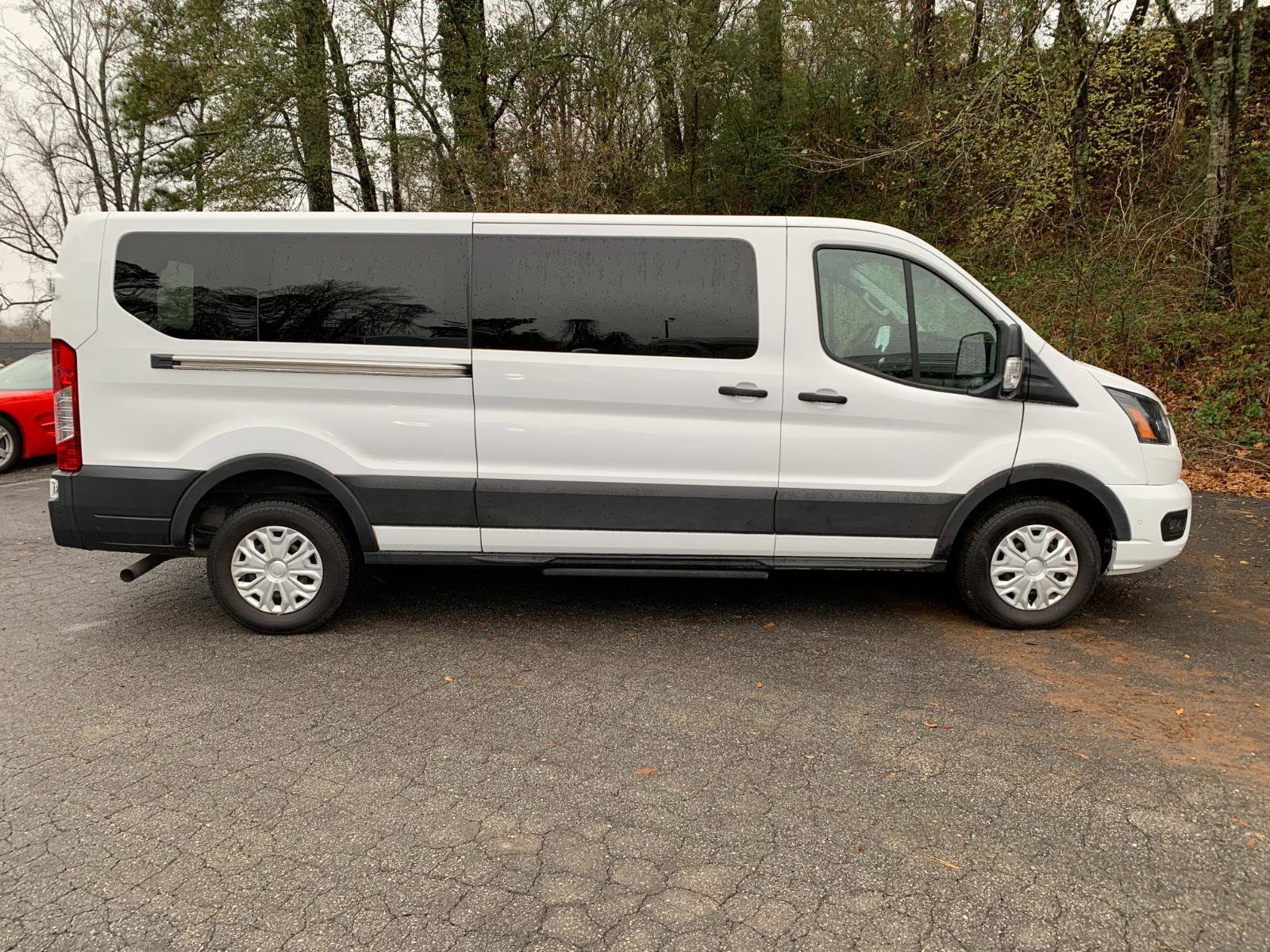 Used 2023 Ford Transit 350 XLT image 2