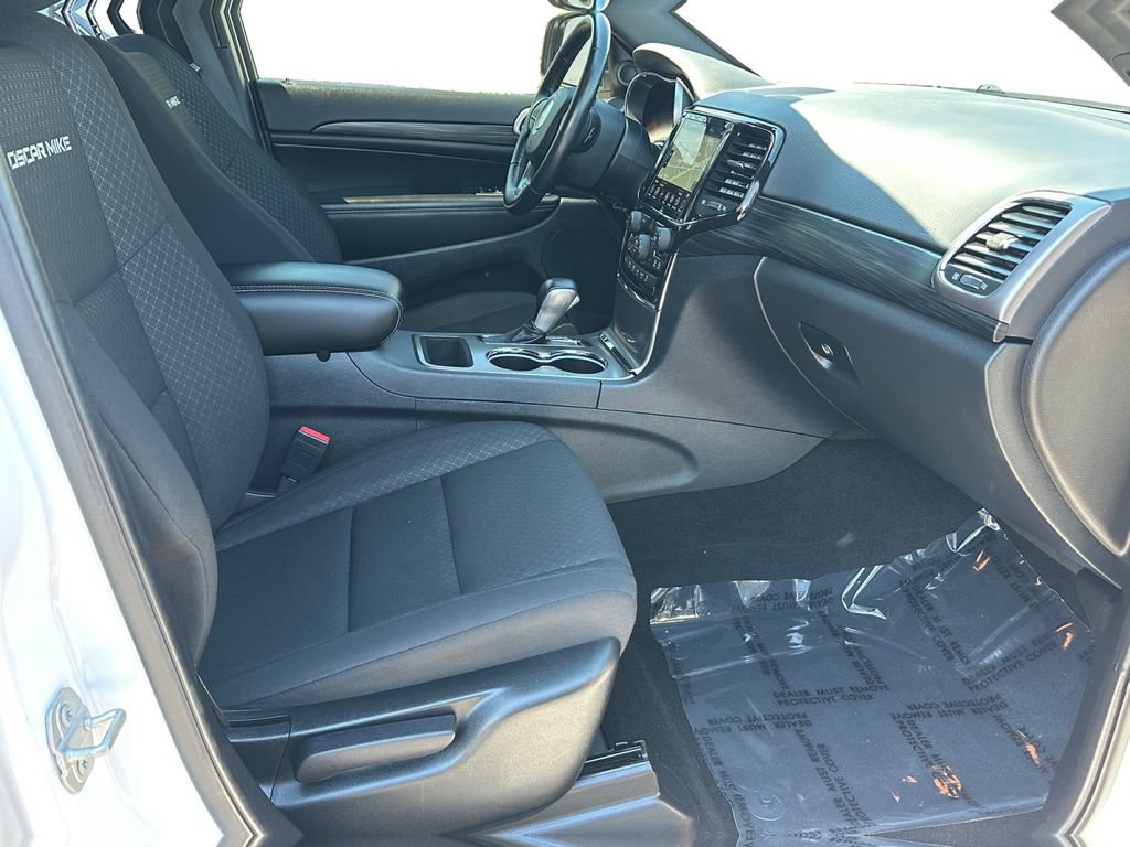 Used 2021 Jeep Grand Cherokee Freedom Edition AWD/4WD image 9
