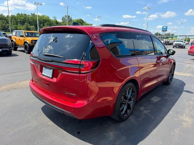 Used 2025 Chrysler Pacifica Limited FWD image 5