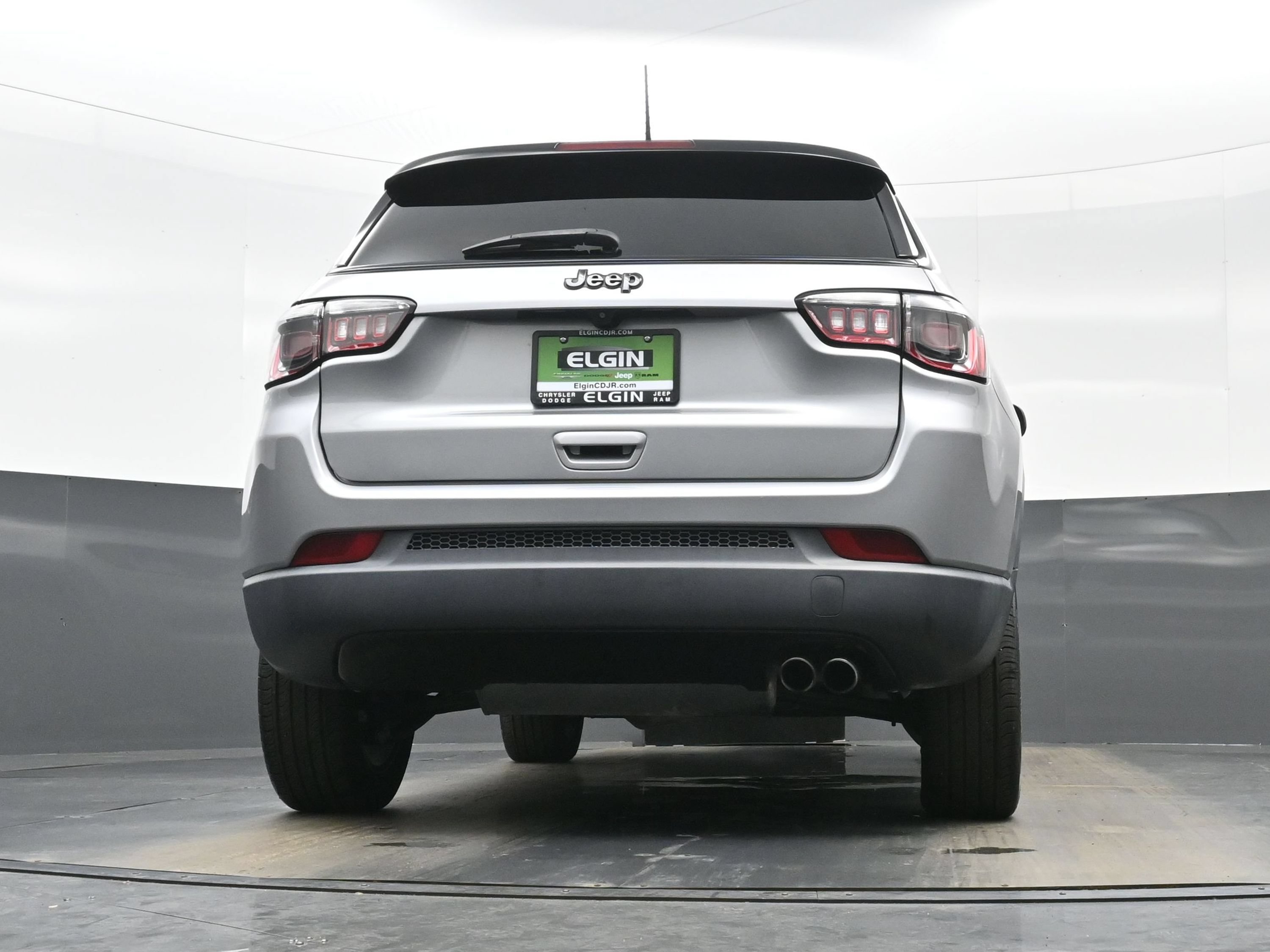 Used 2022 Jeep Compass Latitude FWD image 30