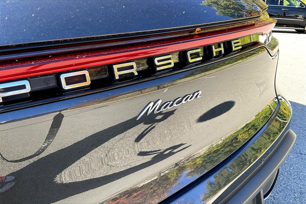 Used 2022 Porsche Macan image 24
