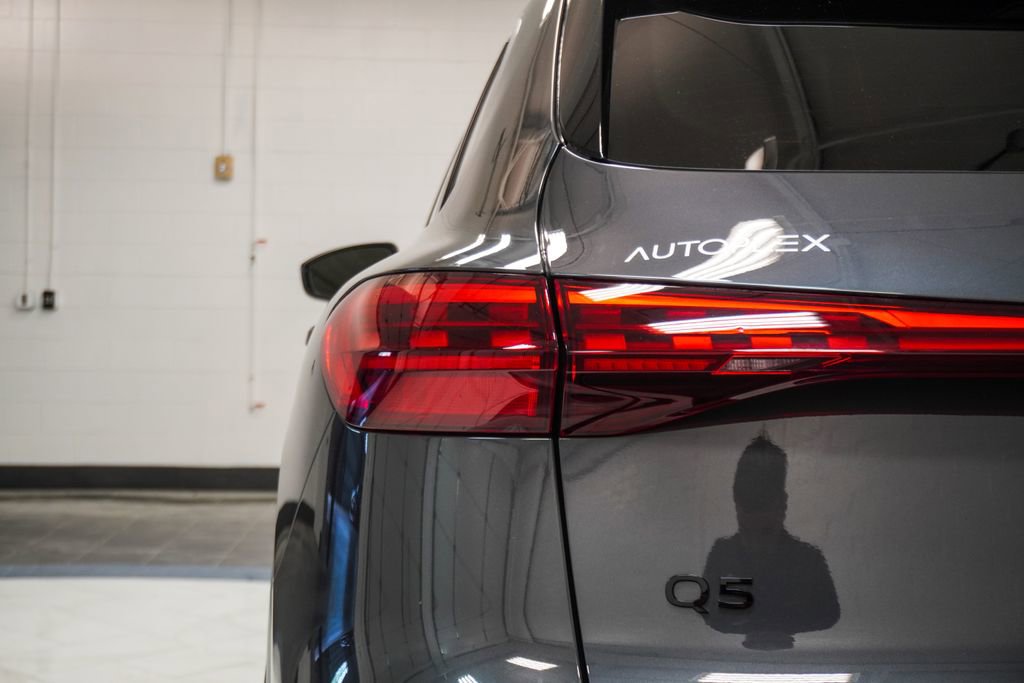 Used 2025 Audi Q5 Premium Plus w/ Premium Plus AWD/4WD image 44