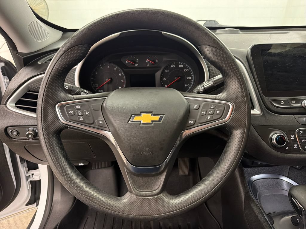 Used 2024 Chevrolet Malibu LT FWD image 18