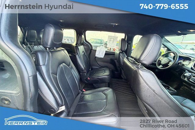 Used 2022 Chrysler Pacifica Touring-L w/ S Appearance Package image 24