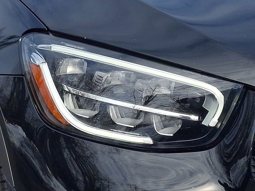 Used 2022 Mercedes-Benz GLC 300 4MATIC Coupe image 9