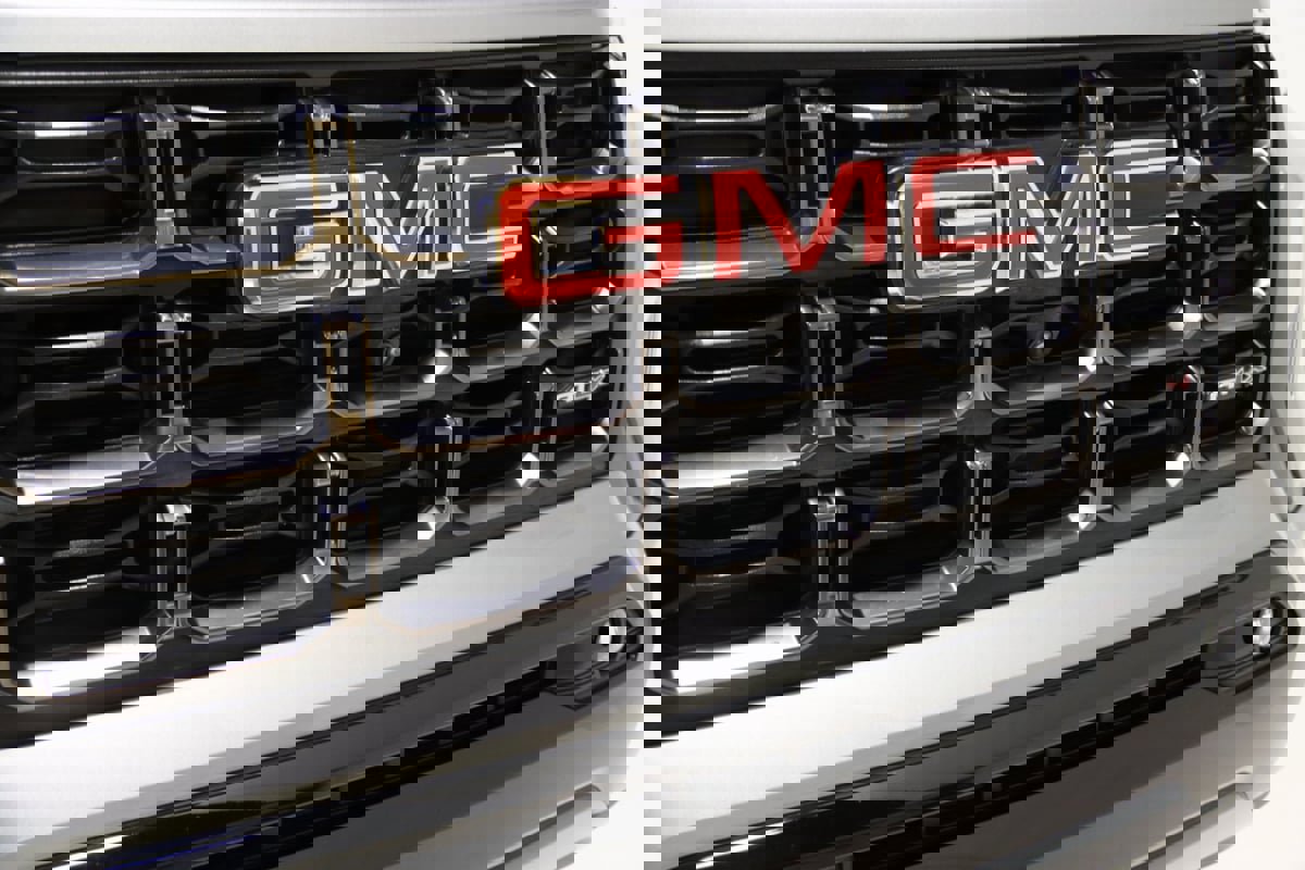 Used 2023 GMC Canyon AT4X image 35