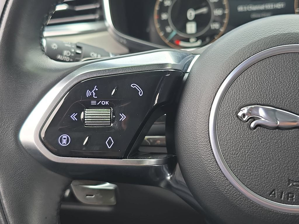 Certified 2025 Jaguar F-PACE R-Dynamic S AWD/4WD image 17