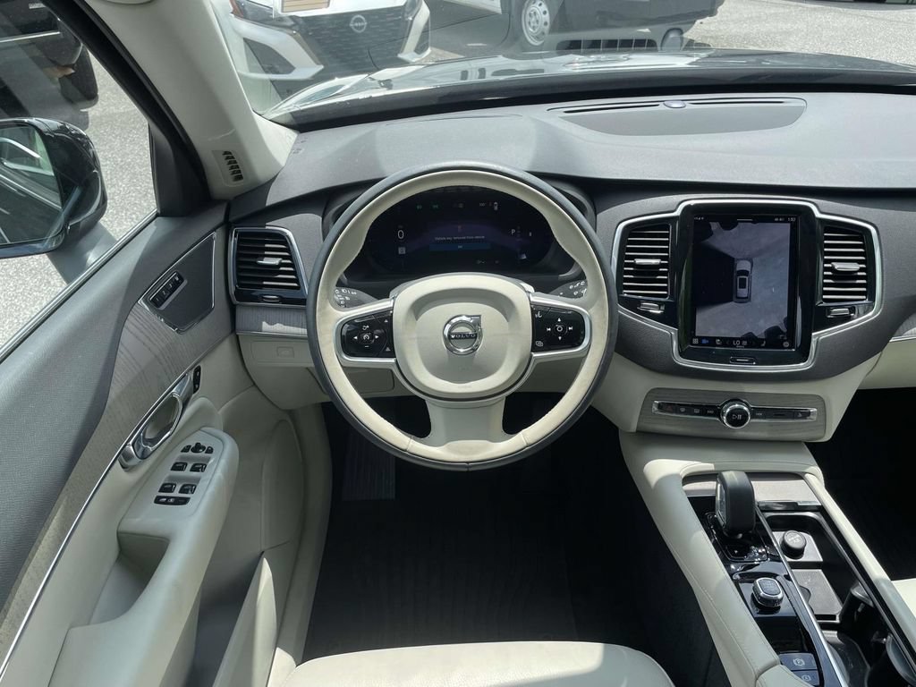 Used 2025 Volvo XC90 B5 Plus w/ Protection Package Premier AWD/4WD image 14