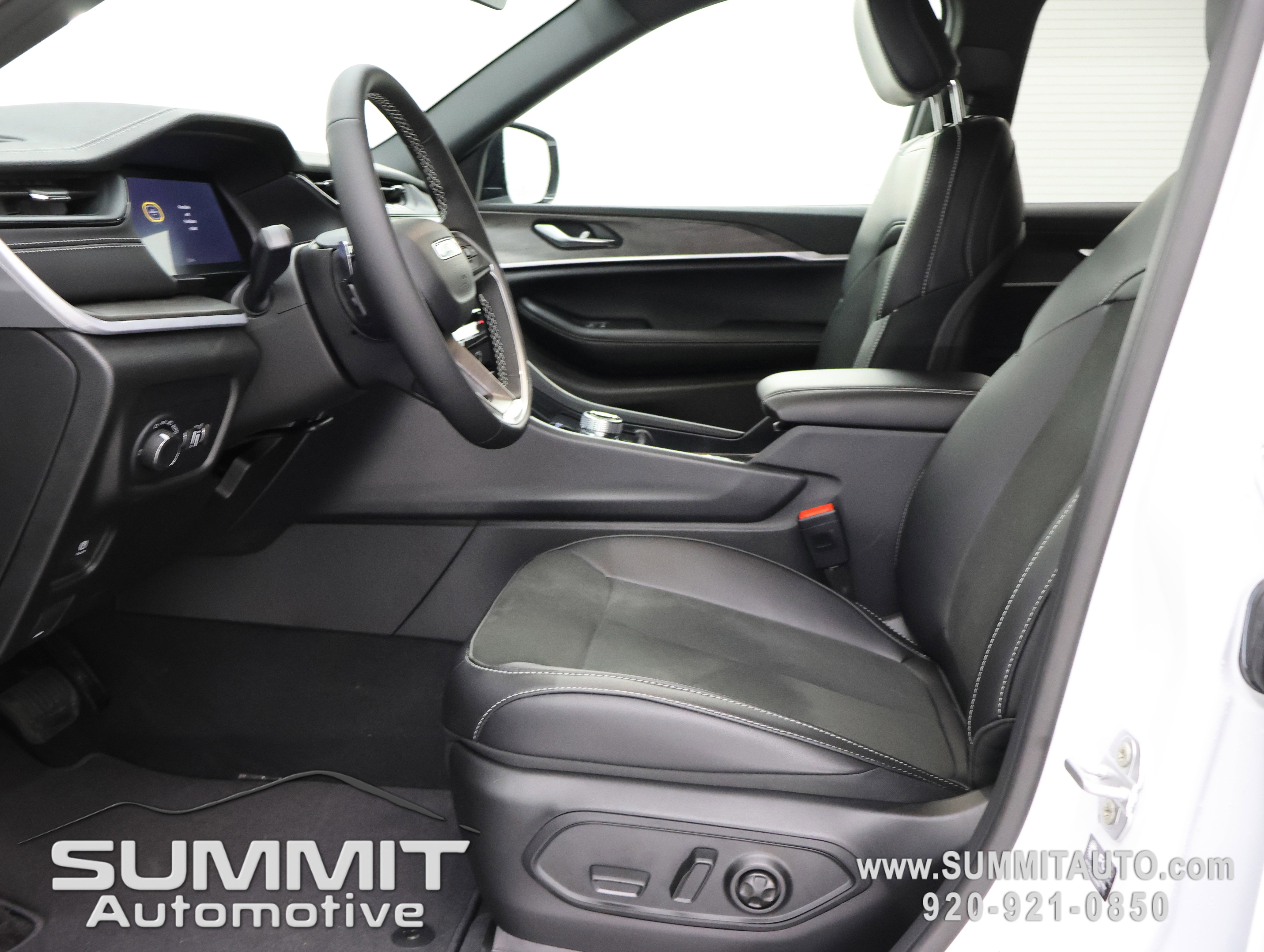 New 2026 Jeep Grand Cherokee L Laredo Altitude image 8