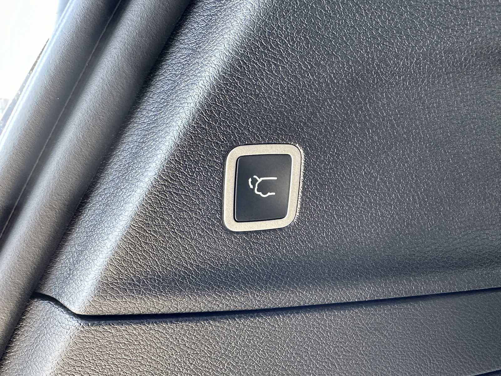 New 2026 Chrysler Voyager LX image 18