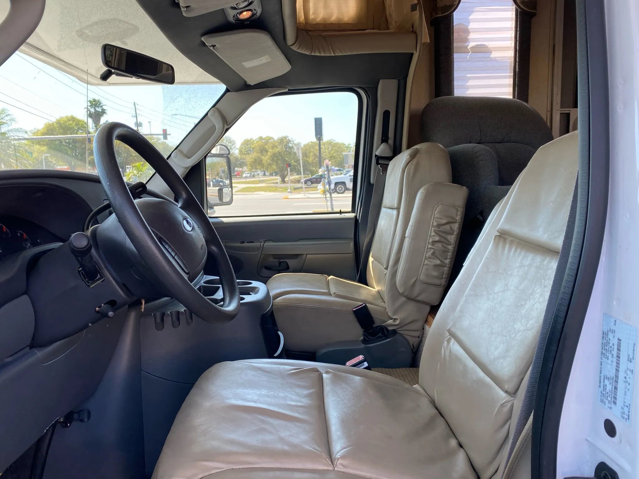 Used 2003 Ford E-450 and Econoline 450 image 31