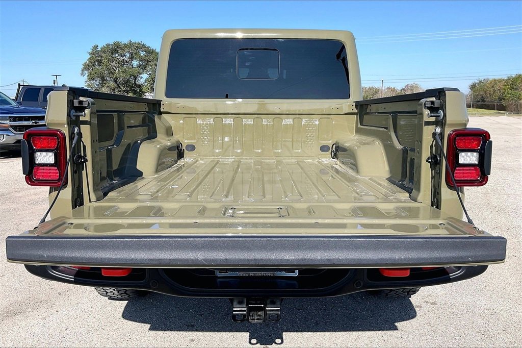 Used 2025 Jeep Gladiator Mojave image 37