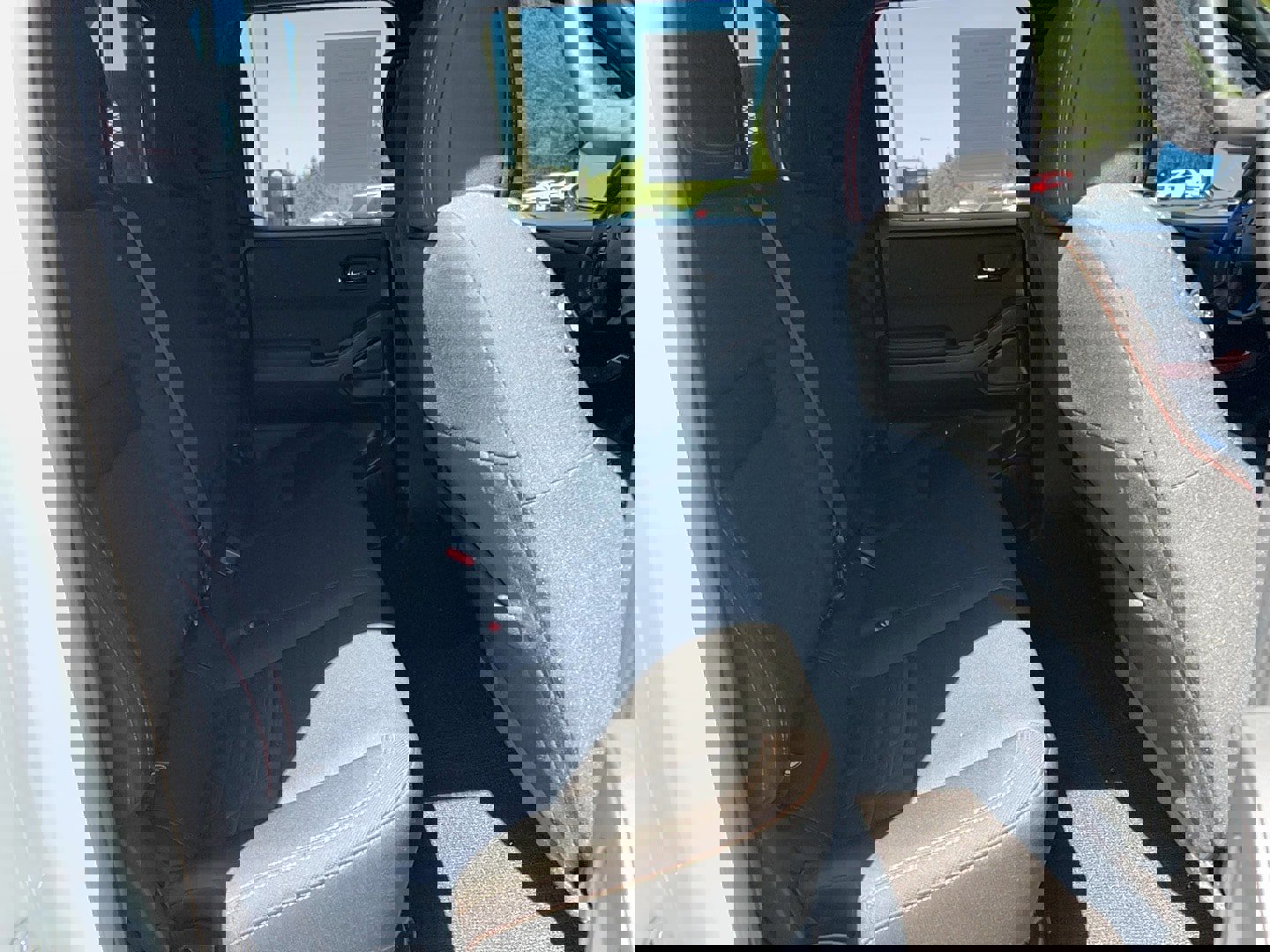 Used 2022 Nissan Frontier PRO-4X image 26