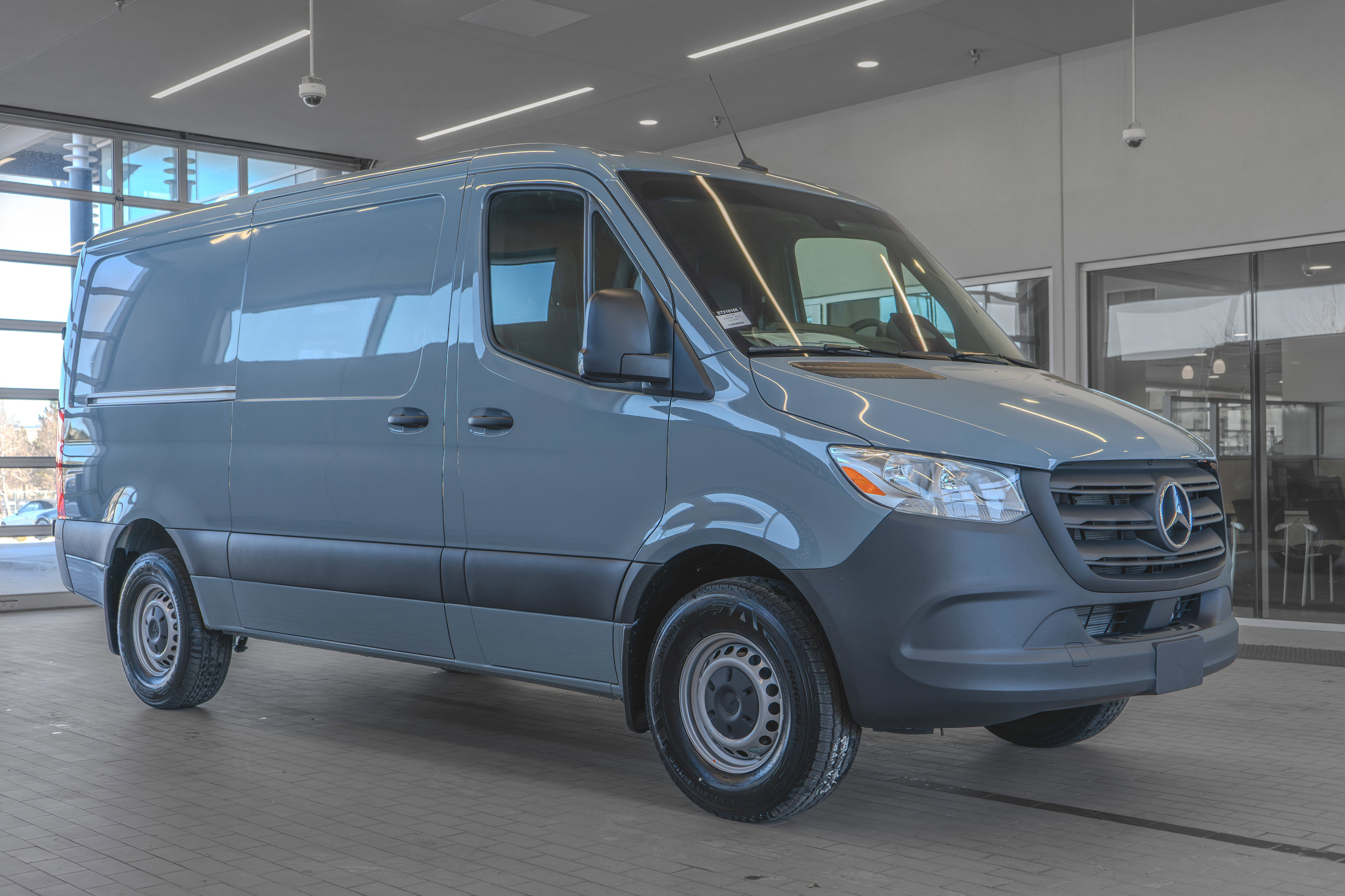 Used 2025 Mercedes-Benz Sprinter 2500 image 12
