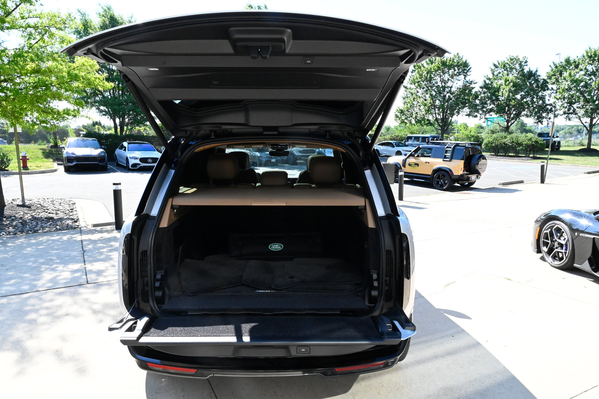 Used 2025 Land Rover Range Rover SE AWD/4WD image 39