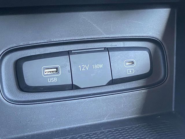 Used 2024 Hyundai Venue SEL image 17