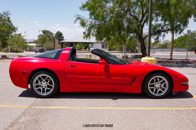 Used 1999 Chevrolet Corvette Coupe w/ Memory Pkg RWD image 9